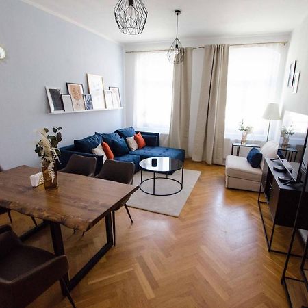ドレスデンCasarina - Stilvoller Altbau In Zentraler Lageアパートメント エクステリア 写真