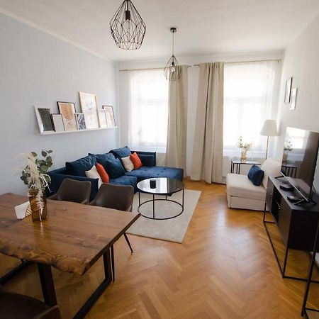 ドレスデンCasarina - Stilvoller Altbau In Zentraler Lageアパートメント エクステリア 写真
