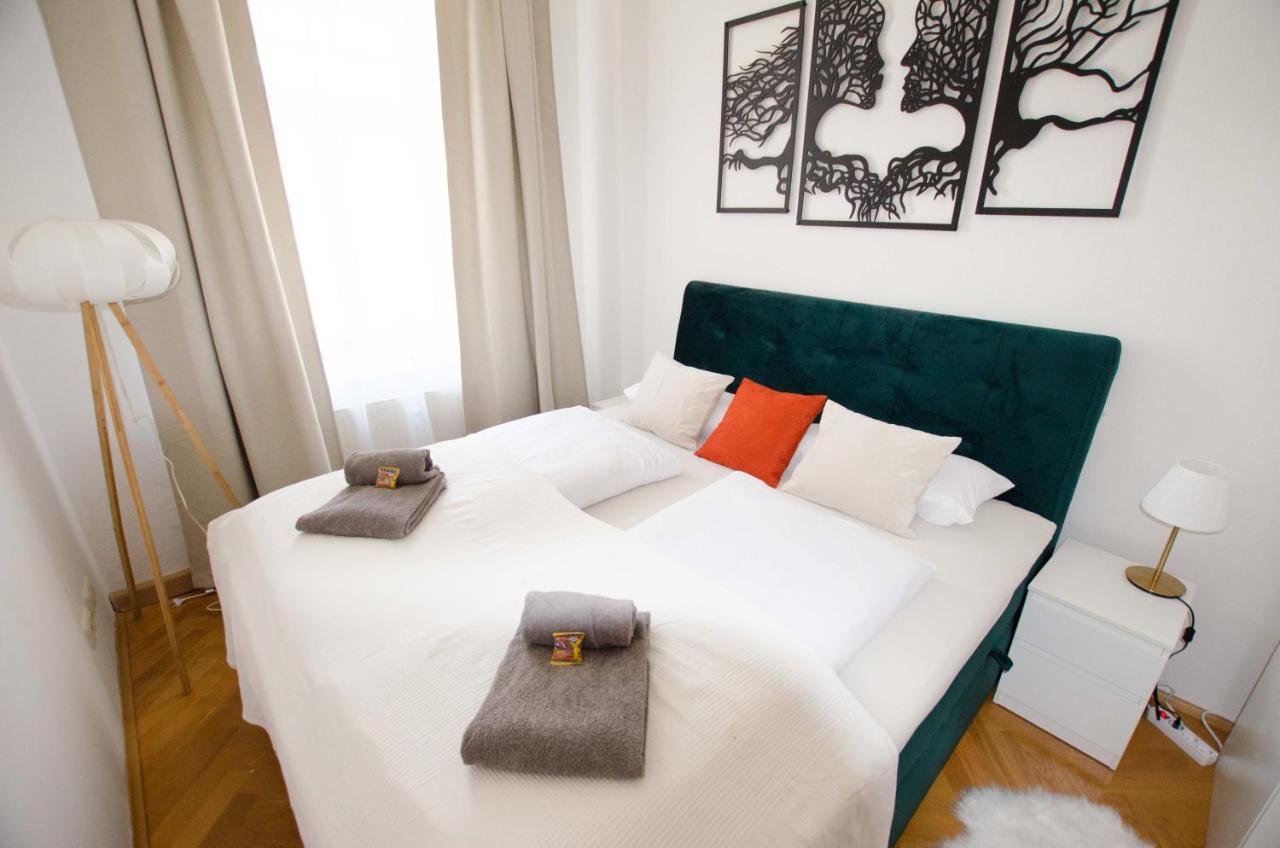 ドレスデンCasarina - Stilvoller Altbau In Zentraler Lageアパートメント エクステリア 写真