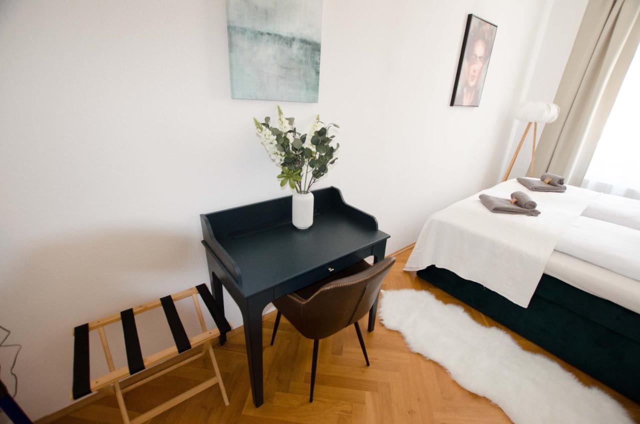 ドレスデンCasarina - Stilvoller Altbau In Zentraler Lageアパートメント エクステリア 写真